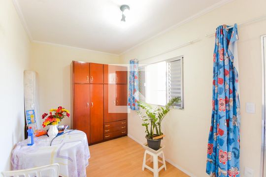 Quarto 2 de casa à venda com 4 quartos, 220m² em Vila Rio de Janeiro, Guarulhos