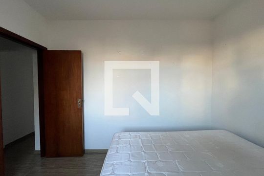 Quarto 1 de apartamento para alugar com 2 quartos, 47m² em Castelo, Belo Horizonte