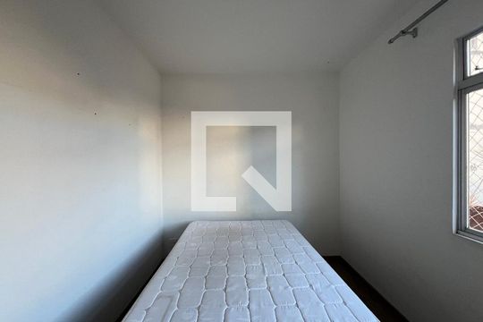 Quarto 1 de apartamento para alugar com 2 quartos, 47m² em Castelo, Belo Horizonte