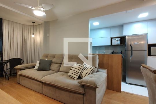 Sala de apartamento para alugar com 3 quartos, 69m² em Barra da Tijuca, Rio de Janeiro