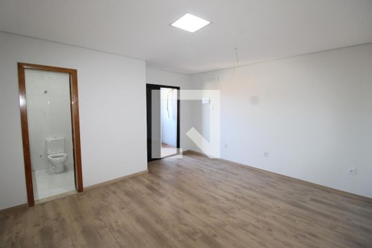 Casa à venda com 3 quartos, 210m² em Jardim Nossa Senhora do Carmo, São Paulo
