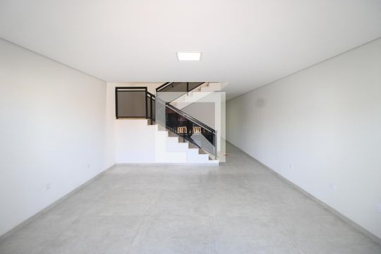 Casa à venda com 3 quartos, 210m² em Jardim Nossa Senhora do Carmo, São Paulo