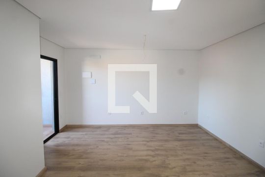 Casa à venda com 3 quartos, 210m² em Jardim Nossa Senhora do Carmo, São Paulo