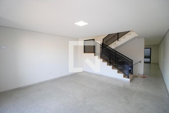 Casa à venda com 3 quartos, 210m² em Jardim Nossa Senhora do Carmo, São Paulo