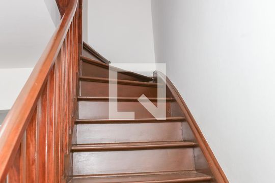 Escada de casa à venda com 3 quartos, 160m² em Pompeia, São Paulo