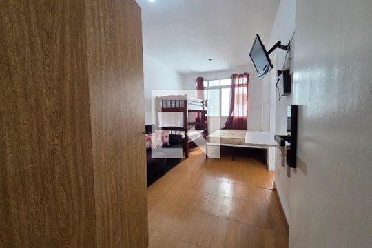Sala de kitnet/studio para alugar com 1 quarto, 36m² em Guilhermina, Praia Grande
