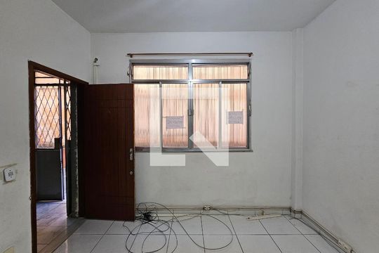 Sala de apartamento para alugar com 1 quarto, 50m² em Centro, Nilópolis