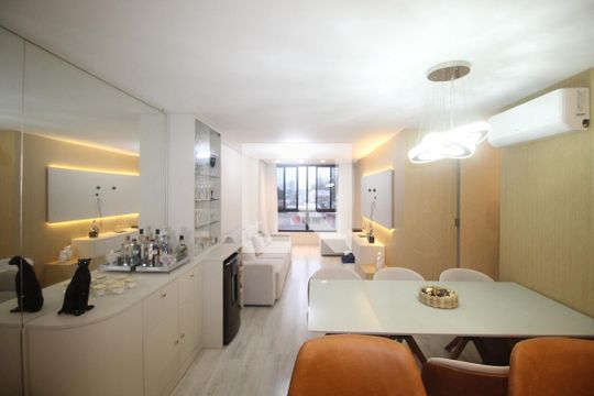 Apartamento à venda com 3 quartos, 84m² em Jardim Botânico, Porto Alegre
