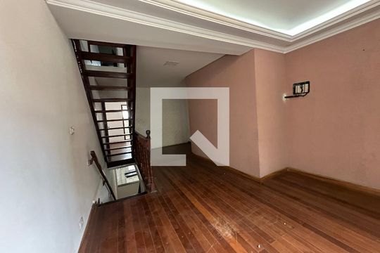 Sala de casa à venda com 3 quartos, 190m² em Jardim Silveira, Barueri