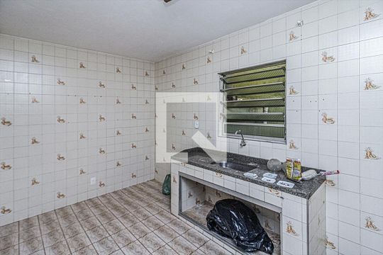 Cozinha de casa para alugar com 2 quartos, 60m² em Jardim Patente Novo, São Paulo