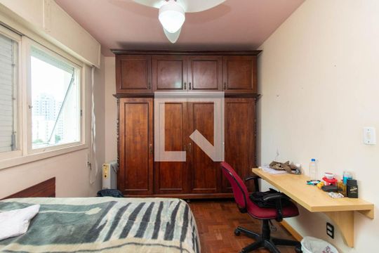 Quarto 1 de apartamento para alugar com 3 quartos, 80m² em Menino Deus, Porto Alegre