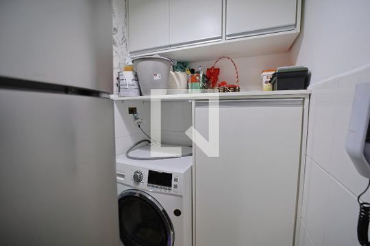 Cozinha e Área de Serviço de apartamento para alugar com 2 quartos, 40m² em Vila Uniao (zona Leste), São Paulo