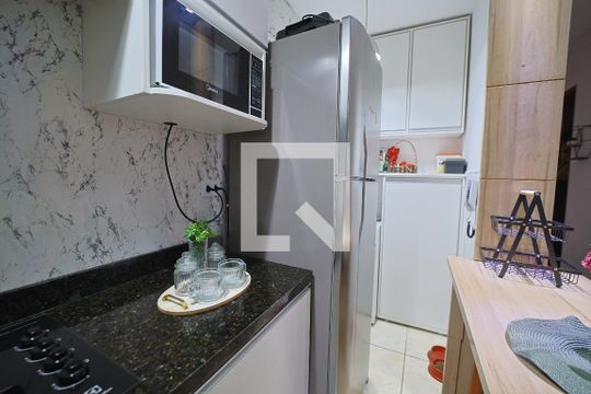 Cozinha e Área de Serviço de apartamento para alugar com 2 quartos, 40m² em Vila Uniao (zona Leste), São Paulo