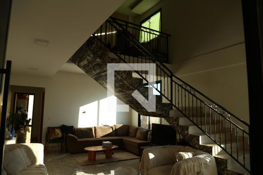 Casa à venda com 4 quartos, 415m² em Vila Jardim Vitoria, Goiânia