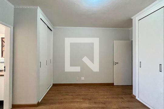 Suíte de apartamento para alugar com 3 quartos, 140m² em Centro, Campinas
