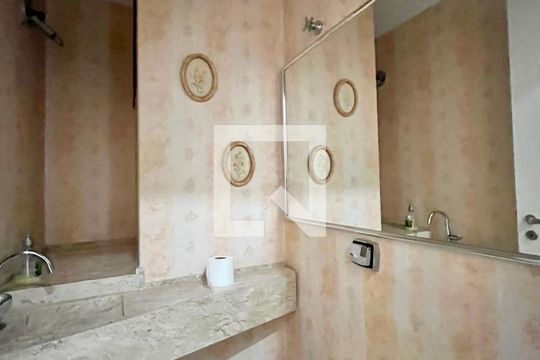 Lavabo de apartamento para alugar com 3 quartos, 140m² em Centro, Campinas