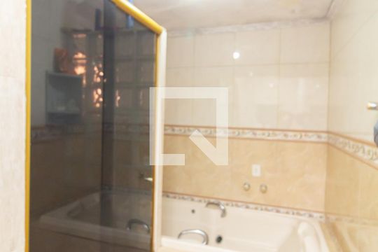 Banheiro de casa à venda com 4 quartos, 300m² em Jardim Lageado, São Paulo