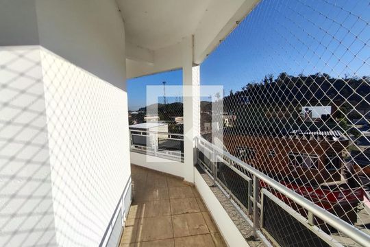 Apartamento para alugar com 2 quartos, 140m² em Vila Canaan, Duque de Caxias
