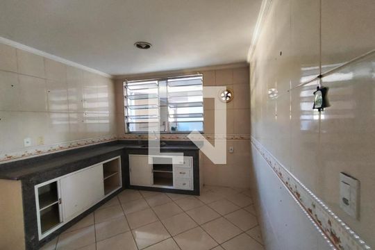 Apartamento para alugar com 2 quartos, 140m² em Vila Canaan, Duque de Caxias