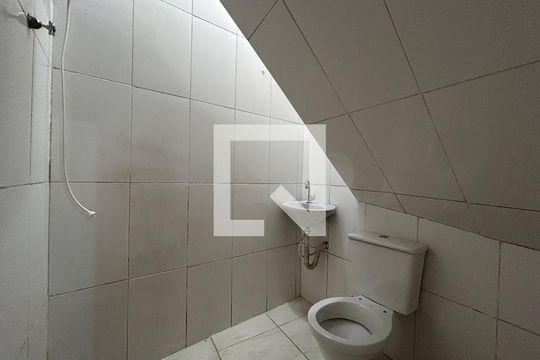 Banheiro  de casa para alugar com 1 quarto, 40m² em Vila do Castelo, São Paulo