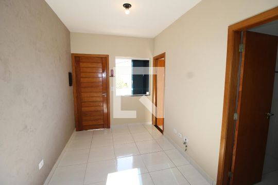 Casa de Condomínio para alugar com 2 quartos, 48m² em Itaquera, São Paulo