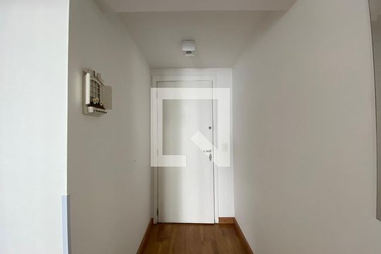 Entrada de apartamento para alugar com 2 quartos, 61m² em Vila Buarque, São Paulo