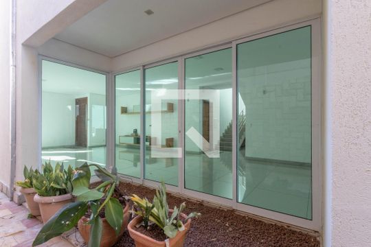 Casa à venda com 4 quartos, 291m² em Retiro, Nova Lima