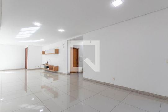 Casa à venda com 4 quartos, 291m² em Retiro, Nova Lima