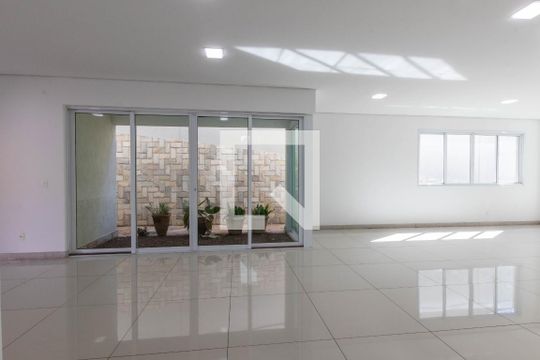 Casa à venda com 4 quartos, 291m² em Retiro, Nova Lima