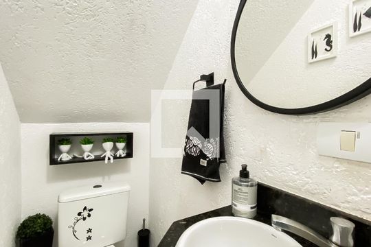 Lavabo  de casa à venda com 2 quartos, 125m² em Vila Ré, São Paulo