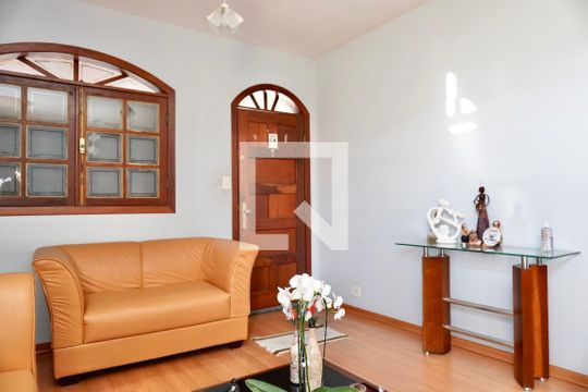 Sala  de casa à venda com 5 quartos, 313m² em Cachoeirinha, Belo Horizonte