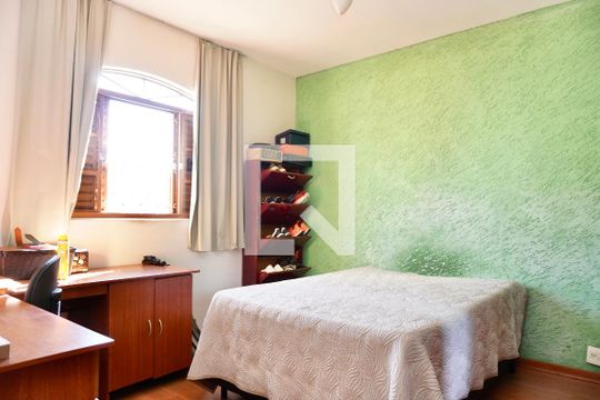 Quarto 1 de casa à venda com 5 quartos, 313m² em Cachoeirinha, Belo Horizonte
