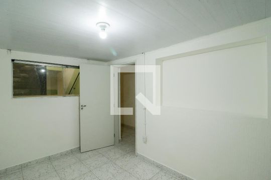 Casa para alugar com 6 quartos, 350m² em Jardim das Laranjeiras, São Paulo