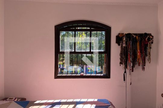 Quarto 1 de casa para alugar com 3 quartos, 250m² em Jardim Peri Peri, São Paulo