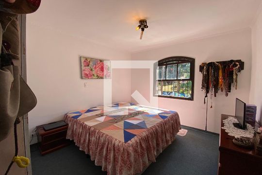 Quarto 1 de casa para alugar com 3 quartos, 250m² em Jardim Peri Peri, São Paulo