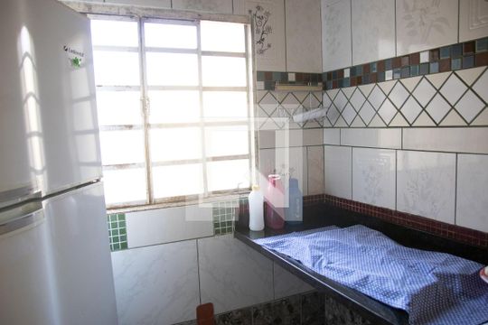 Cozinha 02 de casa à venda com 3 quartos, 240m² em Parque Tremendao, Goiânia