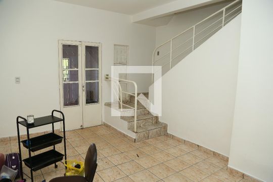 Sala  de casa para alugar com 2 quartos, 75m² em Parque Atheneu, Goiânia