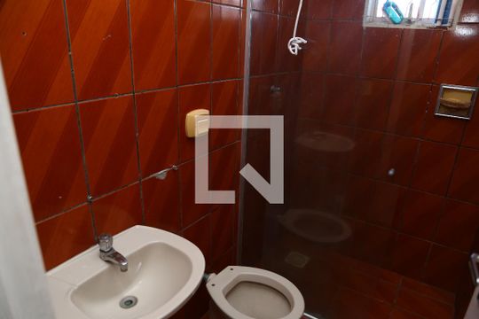 Banheiro -andar superior de casa para alugar com 2 quartos, 75m² em Parque Atheneu, Goiânia
