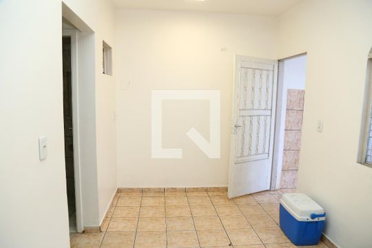 Cozinha de casa para alugar com 2 quartos, 75m² em Parque Atheneu, Goiânia