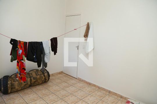Segundo quarto do andar superior de casa para alugar com 2 quartos, 75m² em Parque Atheneu, Goiânia