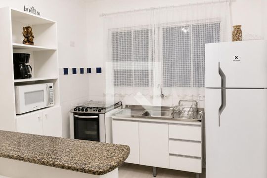 Cozinha de apartamento para alugar com 1 quarto, 35m² em Portão, Curitiba