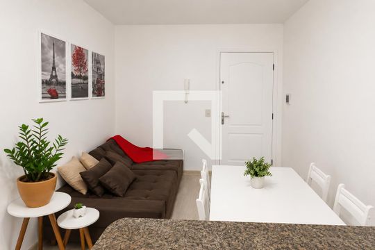 Sala de apartamento para alugar com 1 quarto, 35m² em Portão, Curitiba