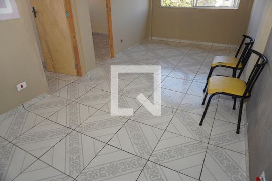 Sala de apartamento para alugar com 2 quartos, 54m² em Parque Pirajussara, Embu das Artes