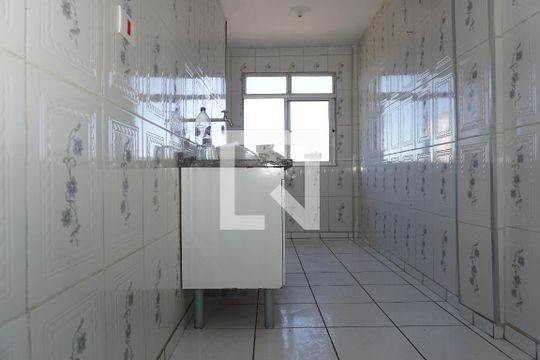 Cozinha de apartamento para alugar com 2 quartos, 54m² em Parque Pirajussara, Embu das Artes