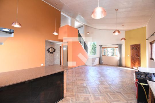 Casa para alugar com 4 quartos, 330m² em Santo Inácio, Curitiba