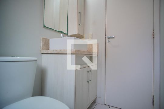 Banheiro da Suíte de apartamento à venda com 2 quartos, 64m² em Sarandi, Porto Alegre