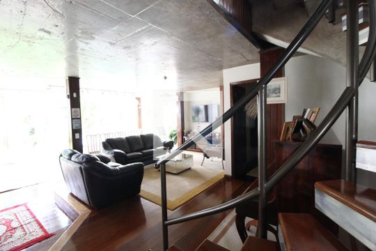 Sala de casa para alugar com 5 quartos, 600m² em Cidade Jardim, Uberlândia