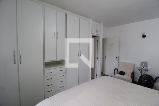 Quarto 1 - Suíte de casa para alugar com 5 quartos, 600m² em Cidade Jardim, Uberlândia