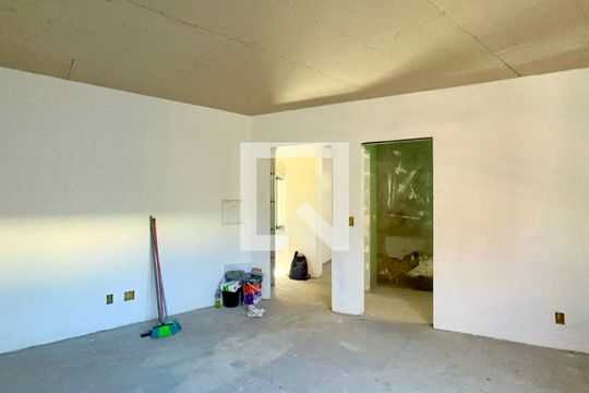 Sala de casa à venda com 3 quartos, 799m² em Alto de Pinheiros, São Paulo