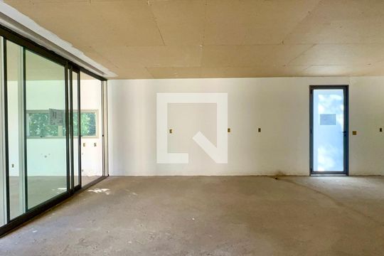 Sala de casa à venda com 3 quartos, 799m² em Alto de Pinheiros, São Paulo